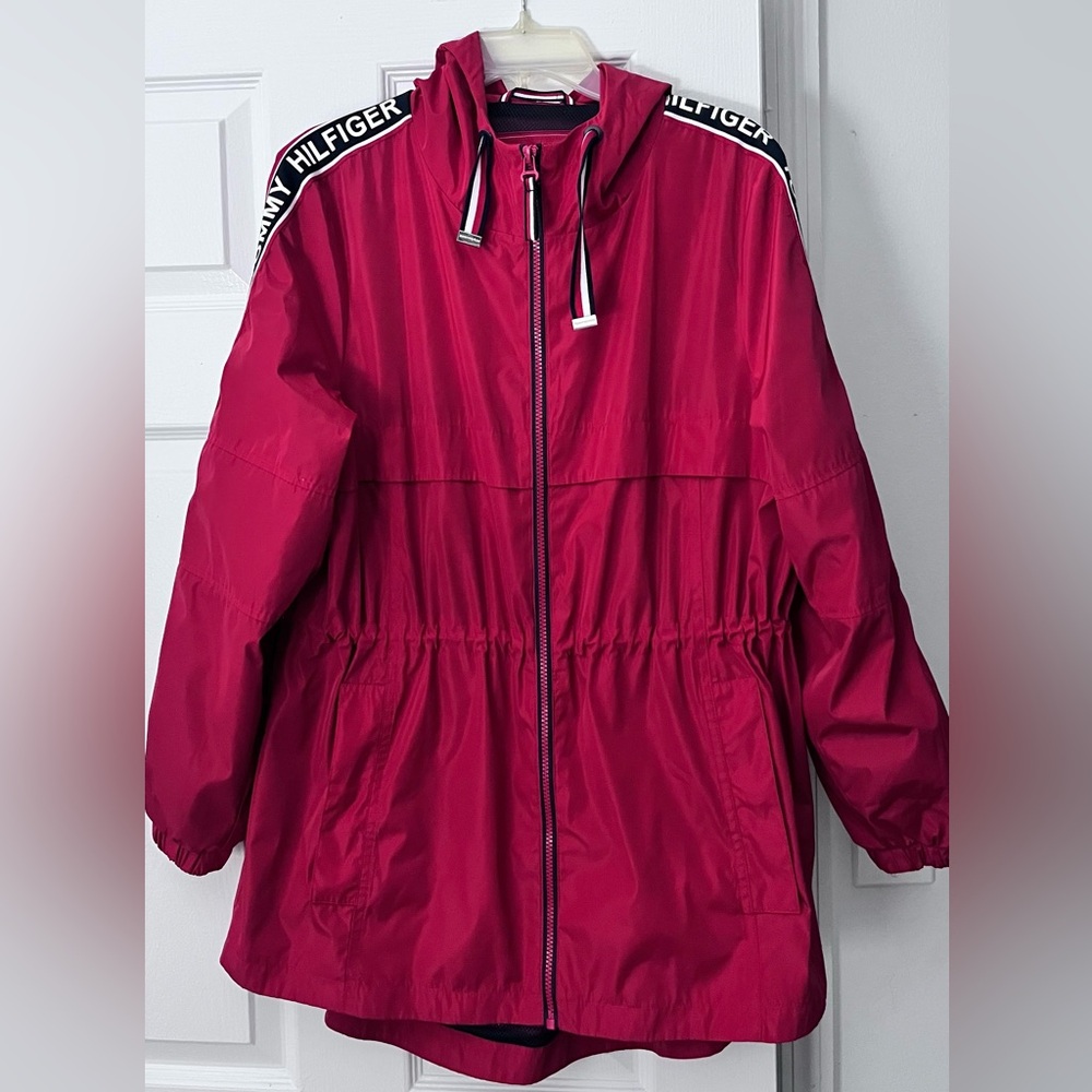 Tommy Hilfiger Red Hooded Windbreaker with Jacket Mesh Lined Logo Accents Size M